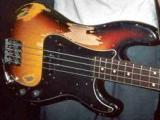 První Coneův Fender Precision Bass